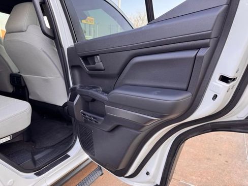 Used 2025 Toyota 4Runner SR5 image 36