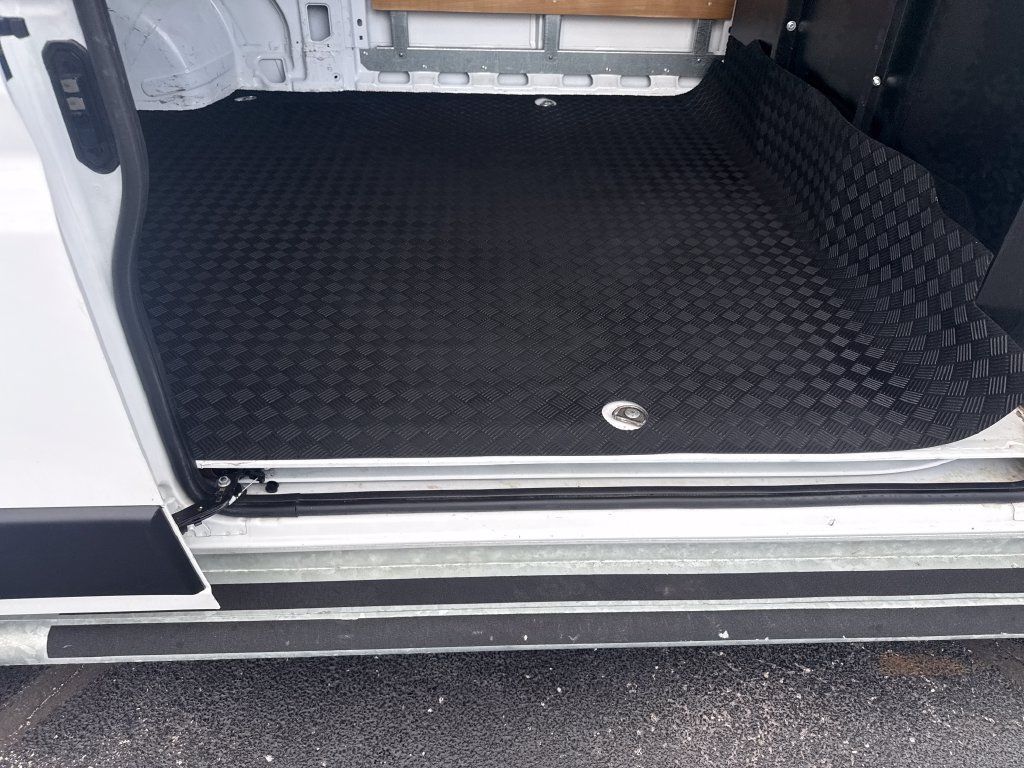 Used 2025 RAM ProMaster 2500 w/ U-Haul Equipment Group FWD image 19