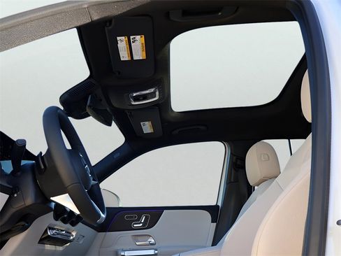 New 2026 Mercedes-Benz GLB 250 4MATIC image 39