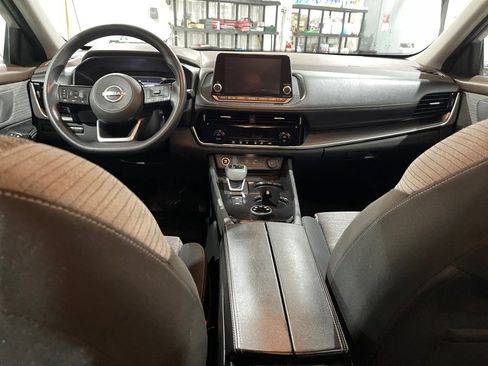 Used 2022 Nissan Rogue SV AWD/4WD image 12
