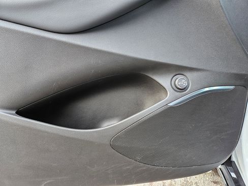 Used 2024 Buick Enclave Essence image 14