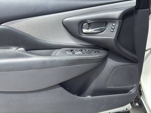 Used 2019 Nissan Murano SL w/ SL Technology Package FWD image 20