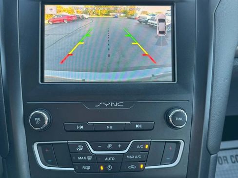 Used 2019 Ford Fusion SE w/ Equipment Group 151A image 14