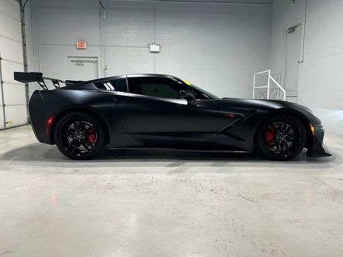 Used 2014 Chevrolet Corvette Stingray Coupe w/ 3LT Preferred Equipment Group RWD image 2