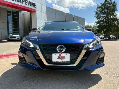 Used 2021 Nissan Altima 2.5 SR w/ SR Premium Package FWD image 3