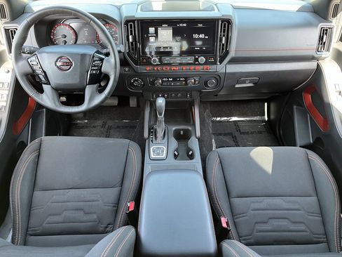 Used 2026 Nissan Frontier PRO-4X AWD/4WD image 9
