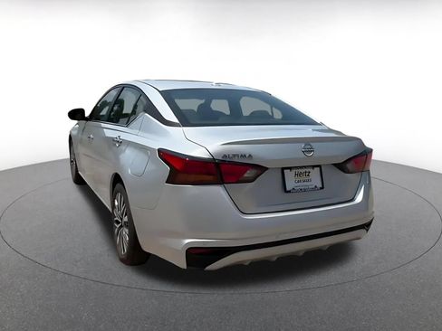 Used 2025 Nissan Altima 2.5 SV FWD image 9
