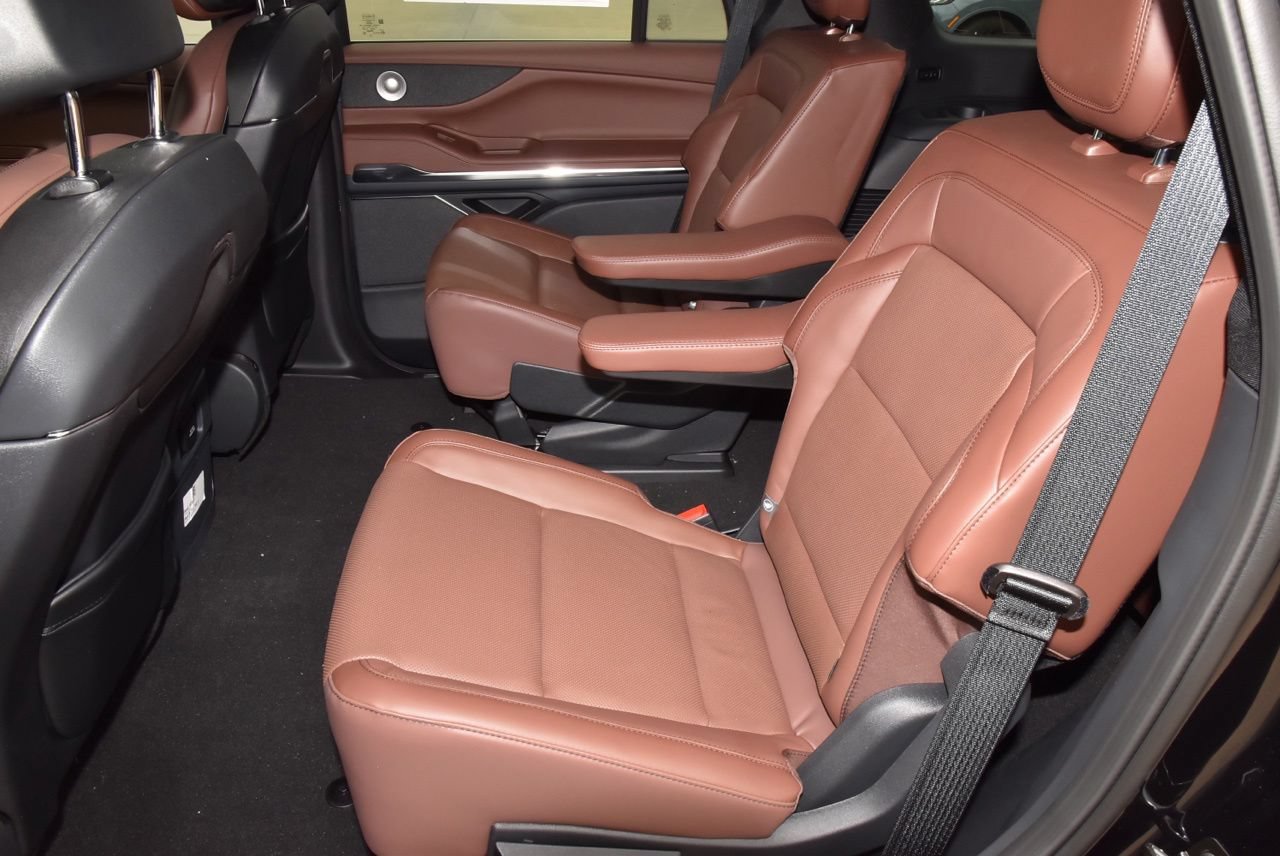 New 2027 Lincoln Navigator Reserve AWD/4WD image 14