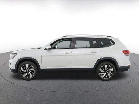 Used 2026 Volkswagen Atlas SE FWD image 4
