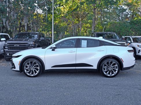 Used 2025 Toyota Crown Limited image 2