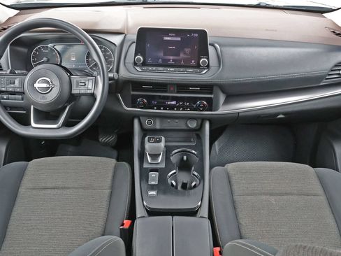 Used 2023 Nissan Rogue SV FWD image 2