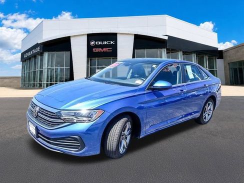 Used 2024 Volkswagen Jetta SE FWD image 4