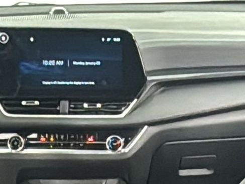 Used 2025 Chevrolet Equinox LT image 16