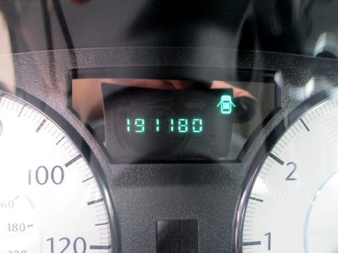 Used 2008 Chrysler 300 LX image 13