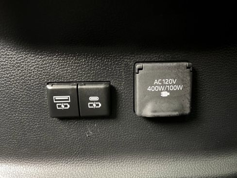 Used 2024 Toyota Tundra Limited image 14