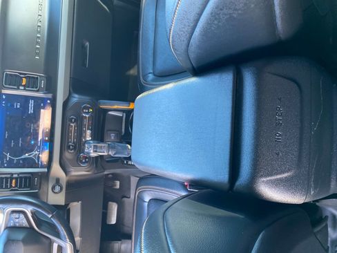 Used 2021 Ford Bronco Badlands image 24