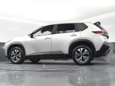 Used 2022 Nissan Rogue SV image 40