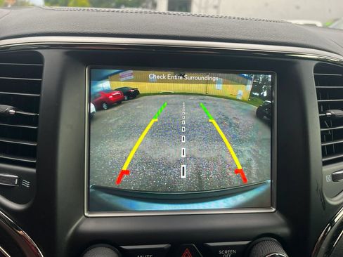 Used 2018 Jeep Grand Cherokee High Altitude RWD image 13