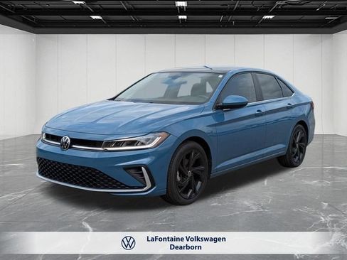 Certified 2025 Volkswagen Jetta SE w/ Sunroof Package FWD image 1