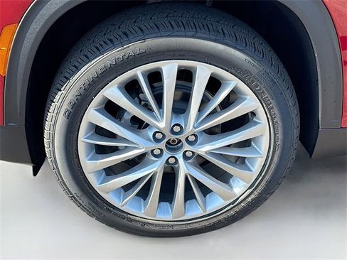 New 2026 Chevrolet Traverse LT w/ LPO, Floor Liner Package image 43