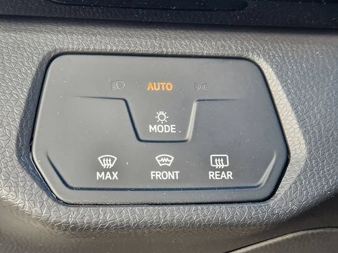 New 2026 Volkswagen ID.4 Pro AWD/4WD image 17