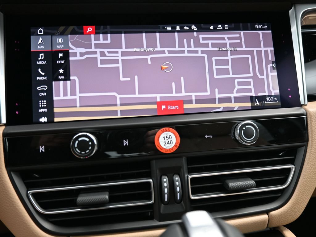 Certified 2026 Porsche Macan AWD/4WD image 10
