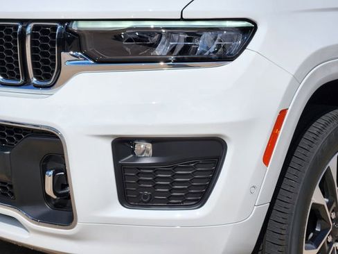 New 2025 Jeep Grand Cherokee L Overland w/ Luxury Tech Group IV image 5