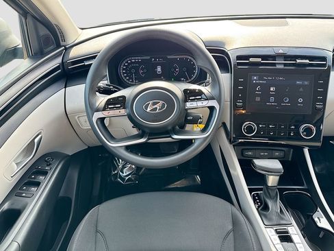Used 2023 Hyundai Tucson SE image 18