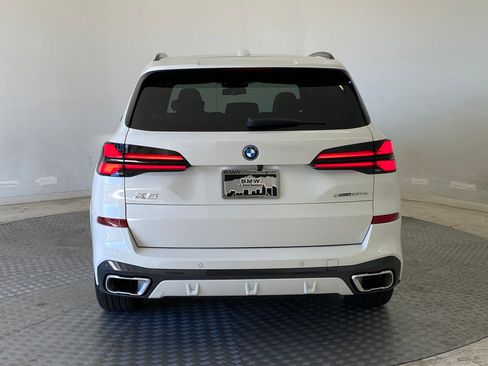 Certified 2025 BMW X5 xDrive50e w/ M Sport Package image 10