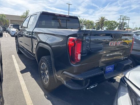Used 2024 GMC Sierra 1500 AT4 w/ Technology Package AWD/4WD image 4