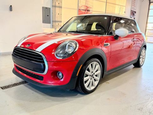 Used 2021 MINI Cooper 2-Door Hardtop image 6