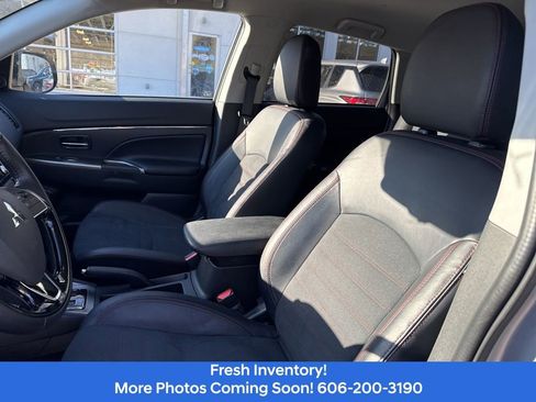 Used 2024 Mitsubishi Outlander Sport SE image 12