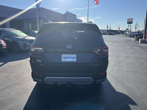 Used 2023 Honda Pilot Elite image 6