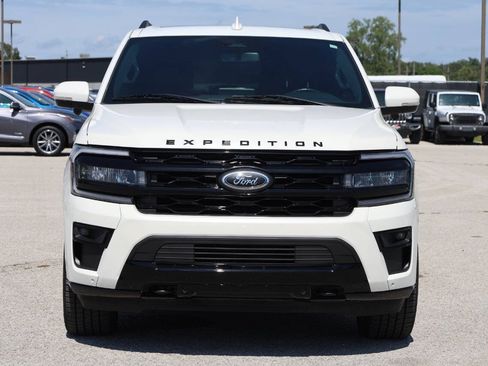 Used 2023 Ford Expedition Max Limited AWD/4WD image 5