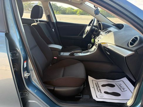 Used 2011 MAZDA MAZDA3 i Touring FWD image 38