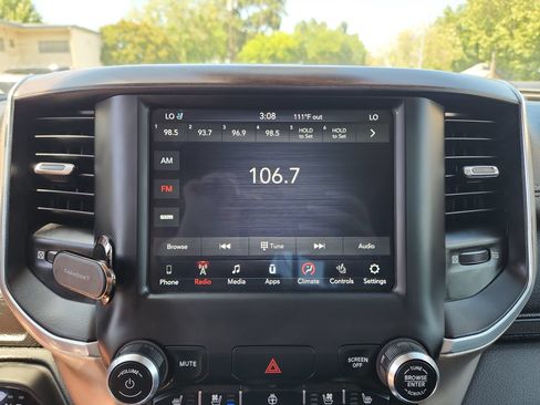 Used 2021 RAM 1500 Laramie AWD/4WD image 12