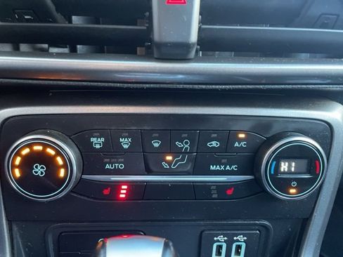 Certified 2019 Ford EcoSport SE image 20