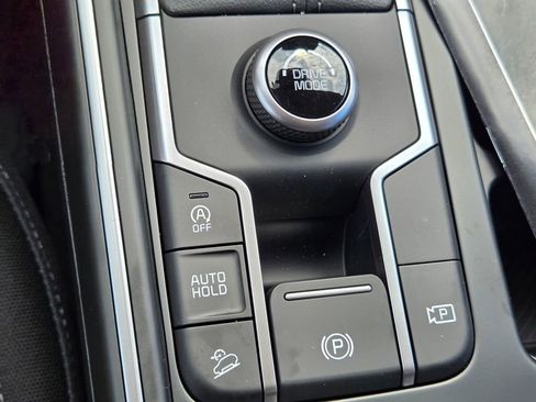 New 2026 Kia Sorento LX FWD image 32