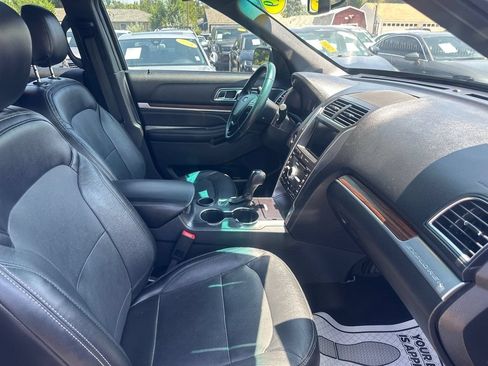 Used 2019 Ford Explorer Limited w/ Class III Trailer Tow Package FWD image 23