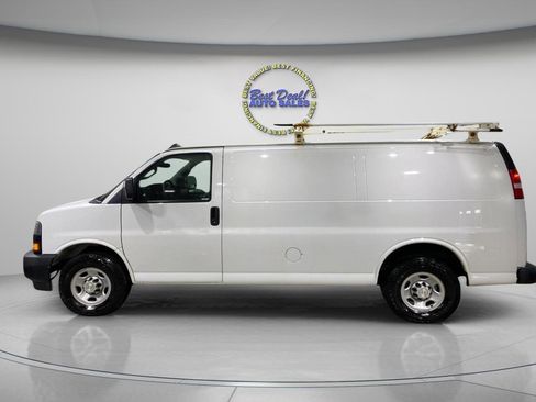 Used 2020 Chevrolet Express 2500 w/ Driver Convenience Package RWD image 2