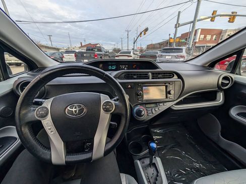 Used 2014 Toyota Prius C Four image 21