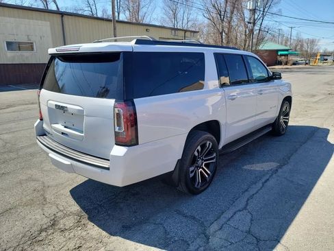 Used 2020 GMC Yukon XL SLT w/ Open Road Package AWD/4WD image 5