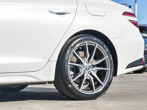 Used 2022 Genesis G70 3.3T image 12