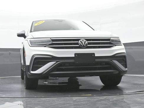 Used 2024 Volkswagen Tiguan Wolfsburg Edition AWD/4WD image 42