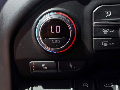 Used 2020 Chevrolet Silverado 1500 RST w/ All-Star Edition image 33