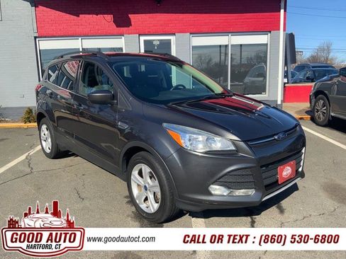 Used 2016 Ford Escape SE w/ Equipment Group 201A image 3