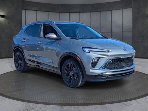 Used 2025 Buick Encore GX Sport Touring w/ Comfort Package image 8