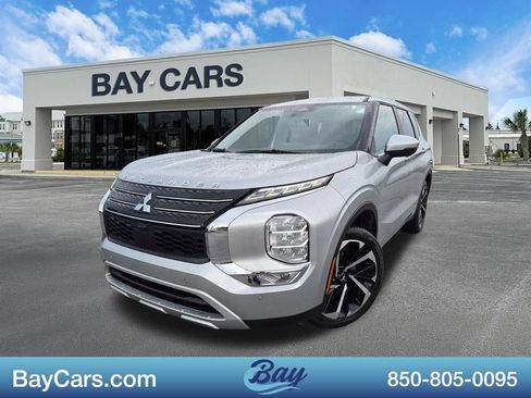 Used 2024 Mitsubishi Outlander SE FWD image 1