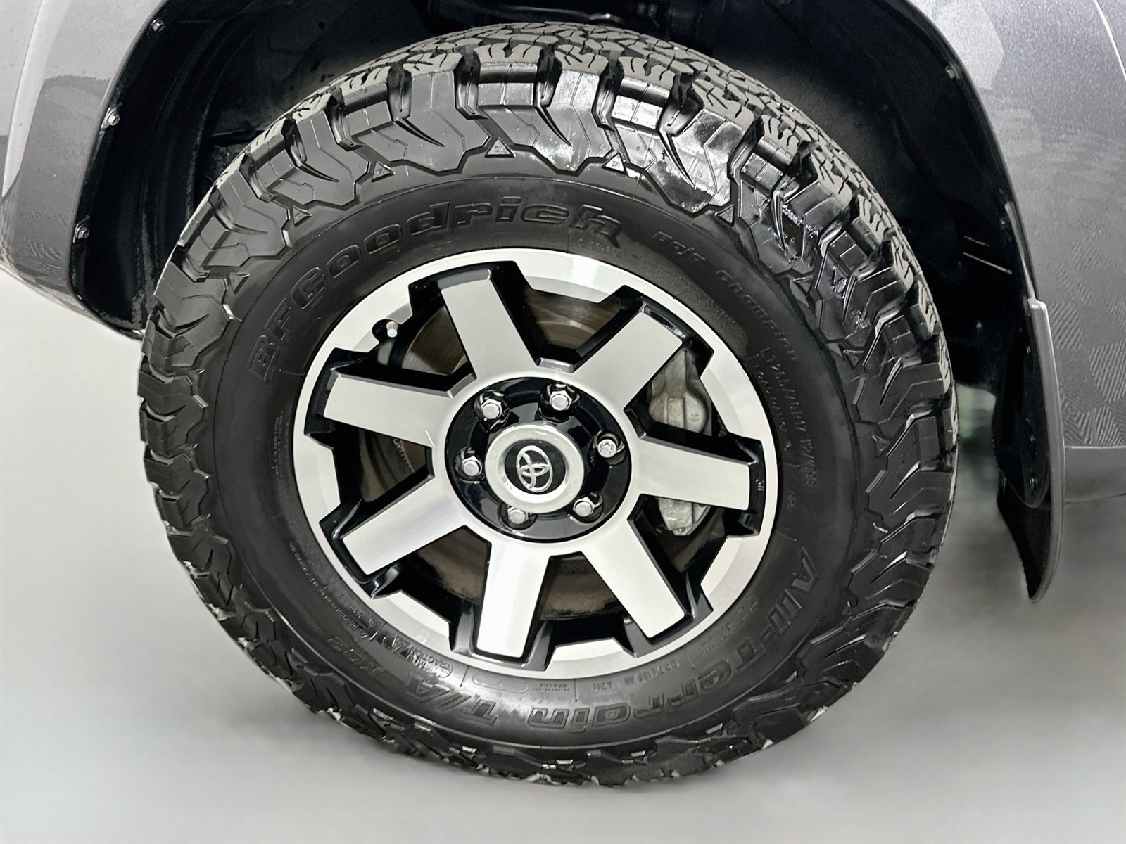 Certified 2023 Toyota 4Runner TRD Off-Road Premium w/ Off Road Premium Plus Package AWD/4WD image 32