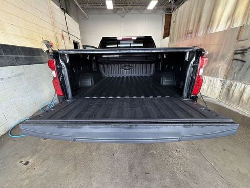 Used 2021 Chevrolet Silverado 1500 LT AWD/4WD image 25
